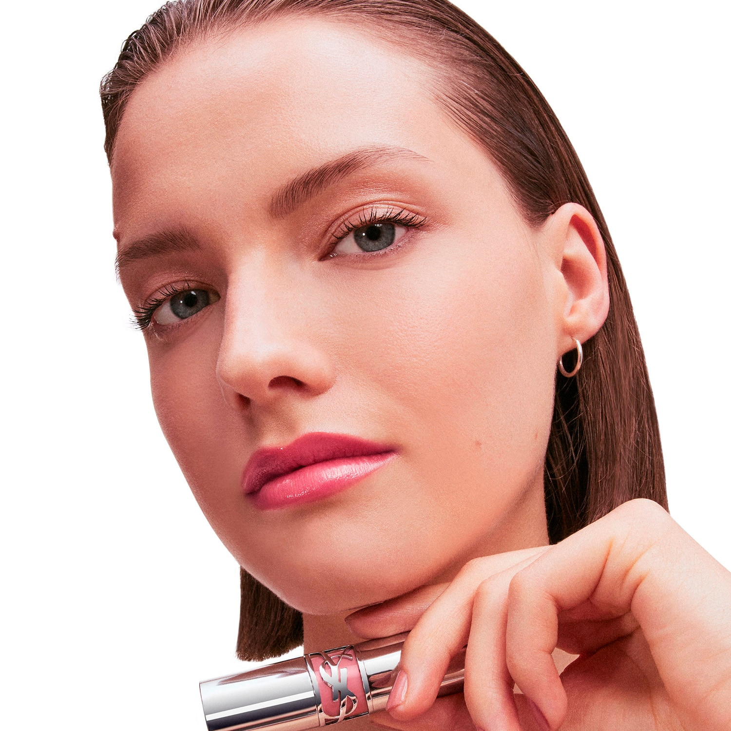 LOVESHINE EL NUEVO LABIAL DE ALTO BRILLO (LABIAL EN BARRA CON EFECTO BRILLOSO)
